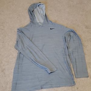 Men's light weight long sleeved Nike shirt